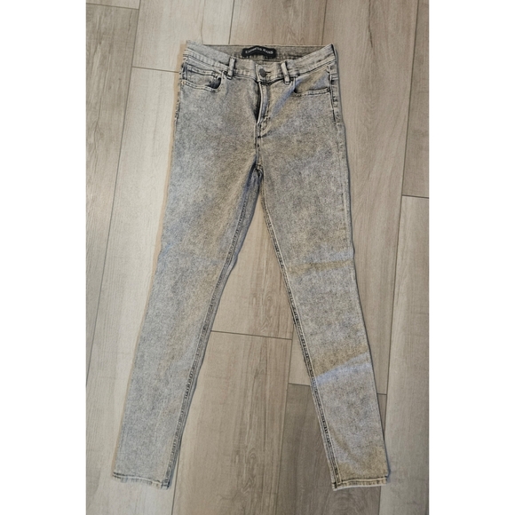 Express High Rise Jeans - Picture 2 of 5